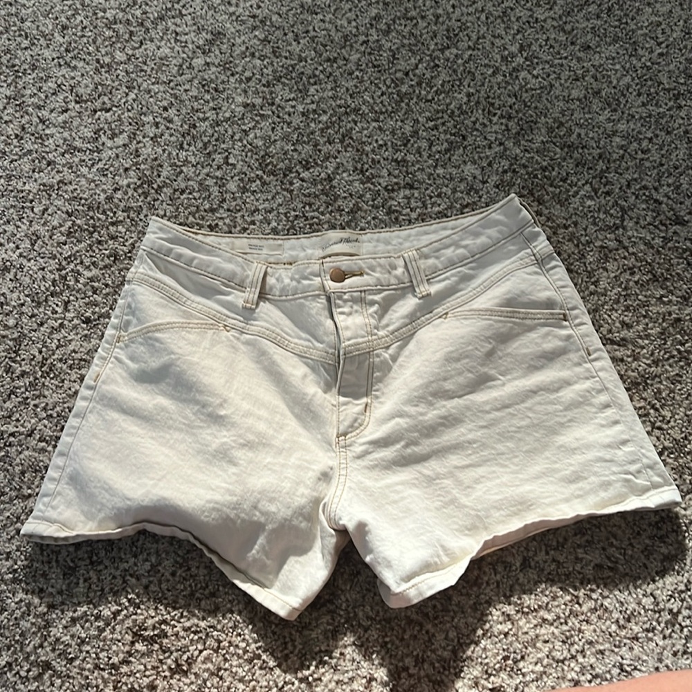 Like new sz 12 universal thread womens shorts